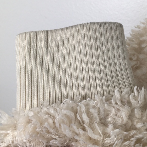 Zara Trf Mock Neck Zip Up Long Sleeve Eyelash Sherpa Jacket in Cream - Picture 7 of 11